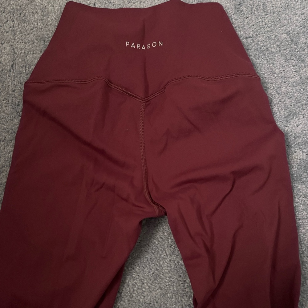 LIKE NEW PARAGON LEGGINGS